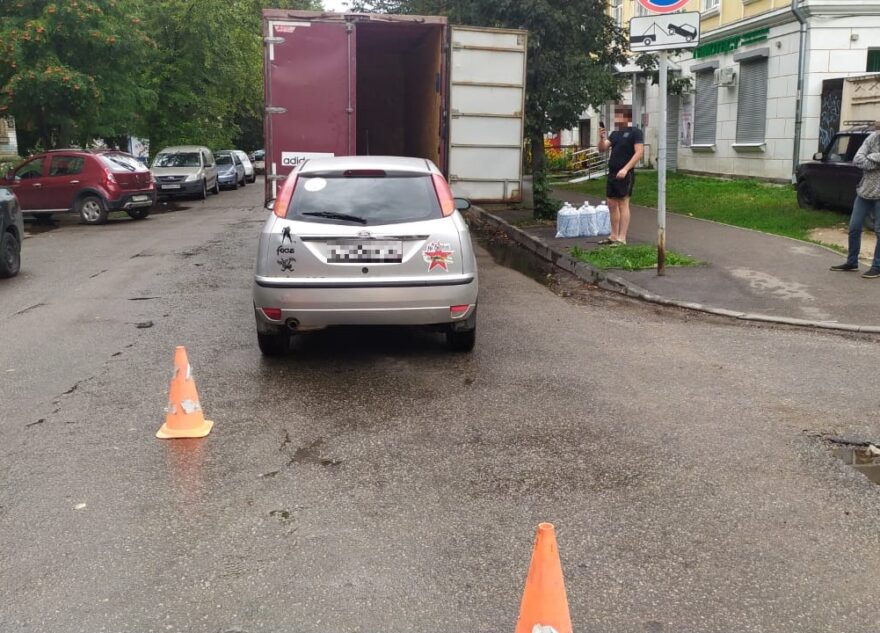 В Твери женщина пострадала из-за водителя, который решил "сдать назад" В Твери женщина пострадала из-за водителя, который решил "сдать назад"