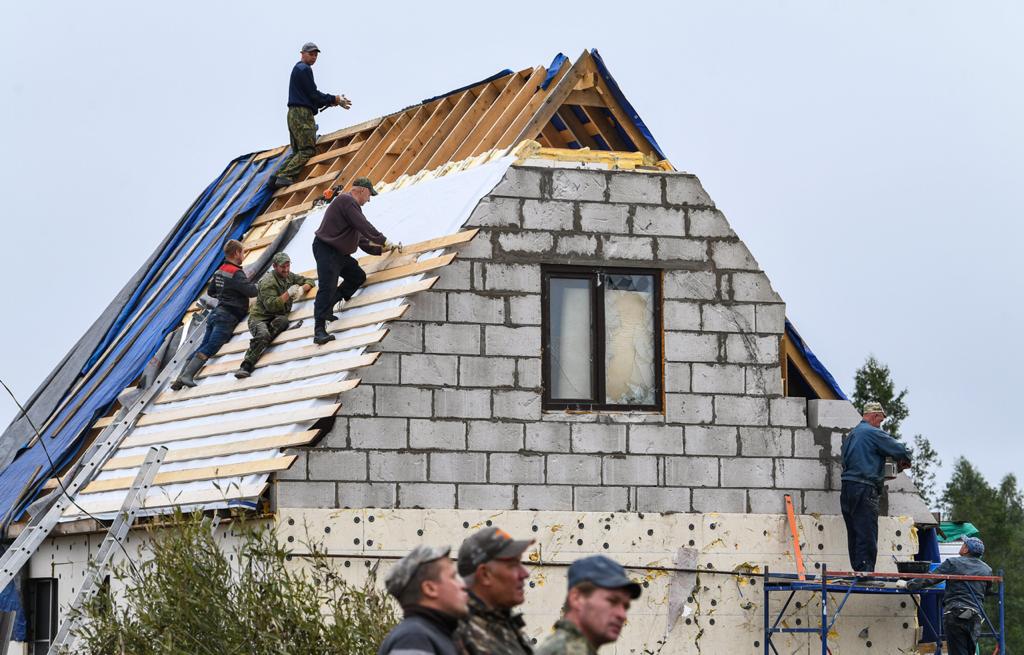 В Андреаполе Тверской области восстановили часть домов, пострадавших от урагана