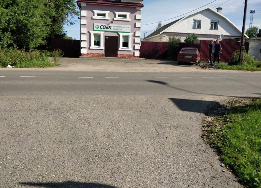 В Тверской области велосипедист выехал на "главную" и попал под колёса машины В Тверской области велосипедист выехал на "главную" и попал под колёса машины