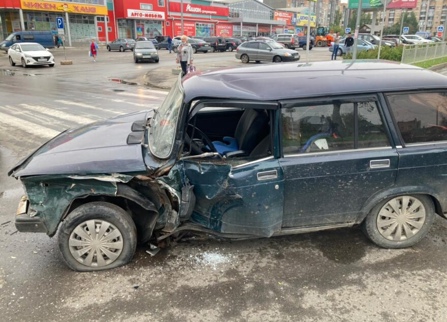 В Тверской области произошло тройное ДТП, есть пострадавшие В Тверской области произошло тройное ДТП, есть пострадавшие