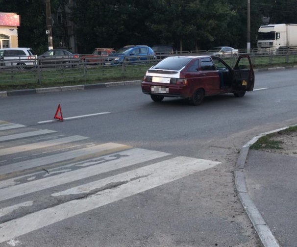 На пешеходном переходе в Твери машина сбила женщину
