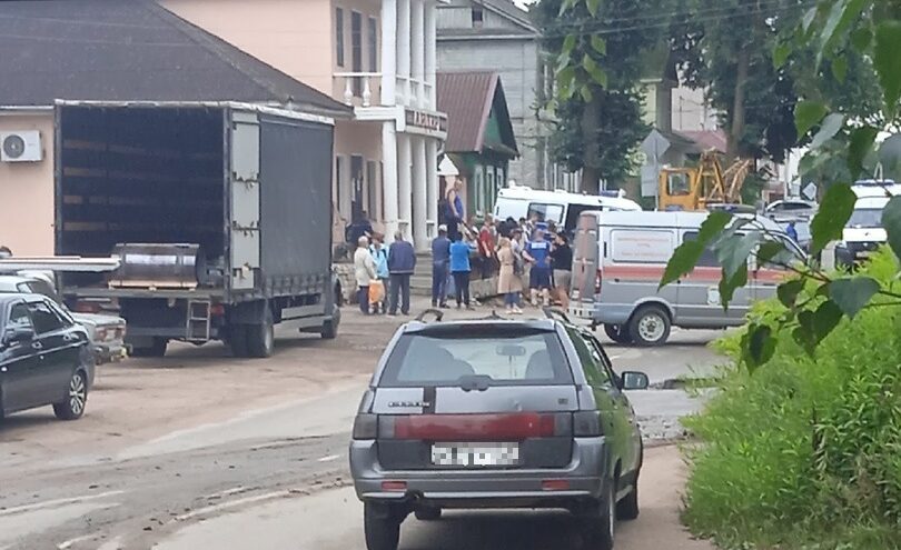 Один человек погиб и один пострадал при обрушении крыльца магазина в Тверской области Один человек погиб и один пострадал при обрушении крыльца магазина в Тверской области