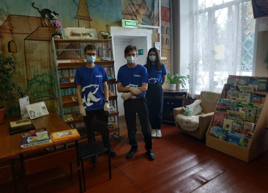 Тверские волонтеры подарили книги детской библиотеке имени Афанасия Никитина Тверские волонтеры подарили книги детской библиотеке имени Афанасия Никитина