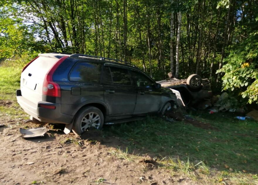 Три человека пострадали в аварии на трассе М-9 в Тверской области Три человека пострадали в аварии на трассе М-9 в Тверской области