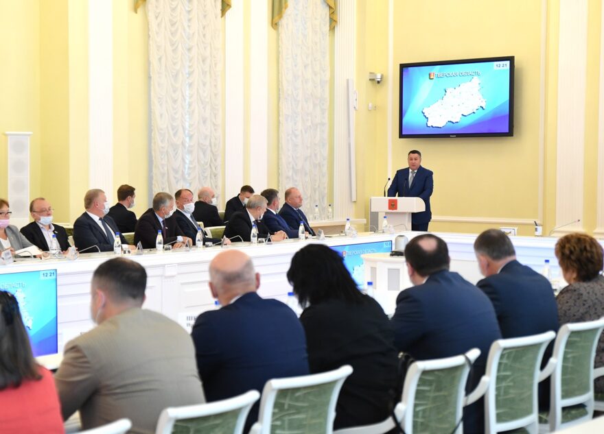 Игорь Руденя провёл встречу с избранными депутатами областного парламента Игорь Руденя провёл встречу с избранными депутатами областного парламента