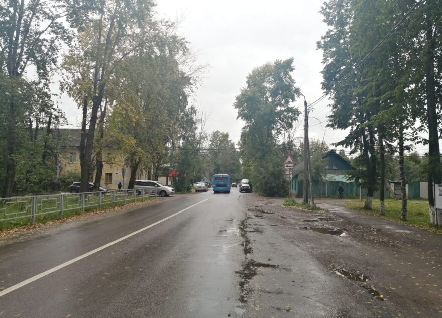 В Твери "Hyundai" столкнулся с автомобилем "Lada", есть пострадавшие В Твери "Hyundai" столкнулся с автомобилем "Lada", есть пострадавшие