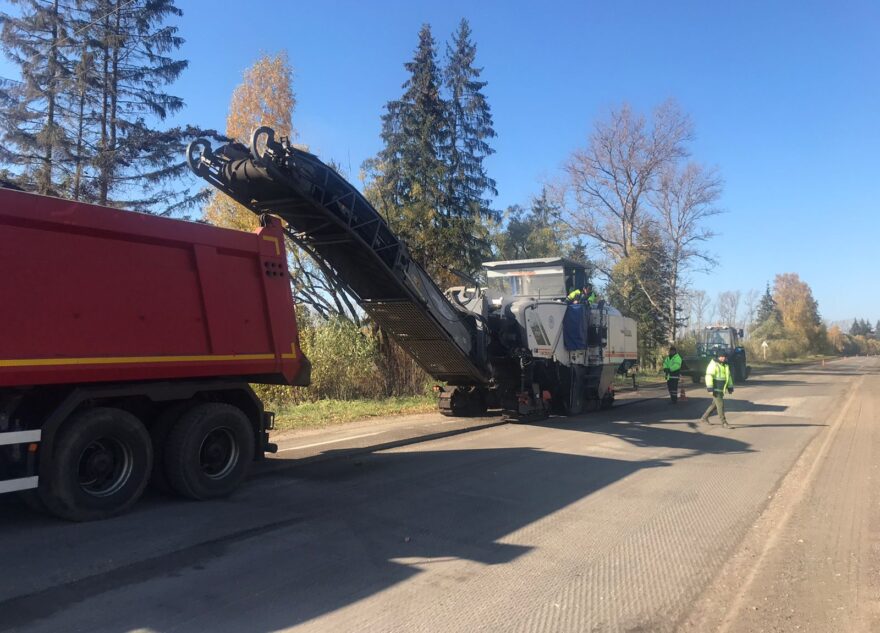 В Тверской области по просьбам жителей ремонтируют Торопецкий тракт В Тверской области по просьбам жителей ремонтируют Торопецкий тракт