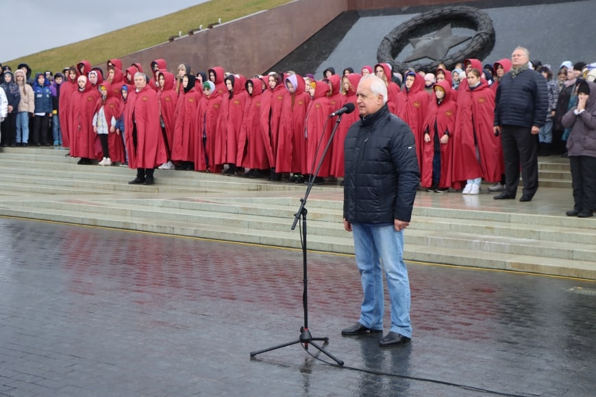 У мемориала Советскому солдату прошел концерт-митинг, приуроченный к 80-летию начала оккупации Ржева