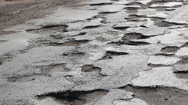 В Тверской области наказали чиновника за ямы на дорогах В Тверской области наказали чиновника за ямы на дорогах