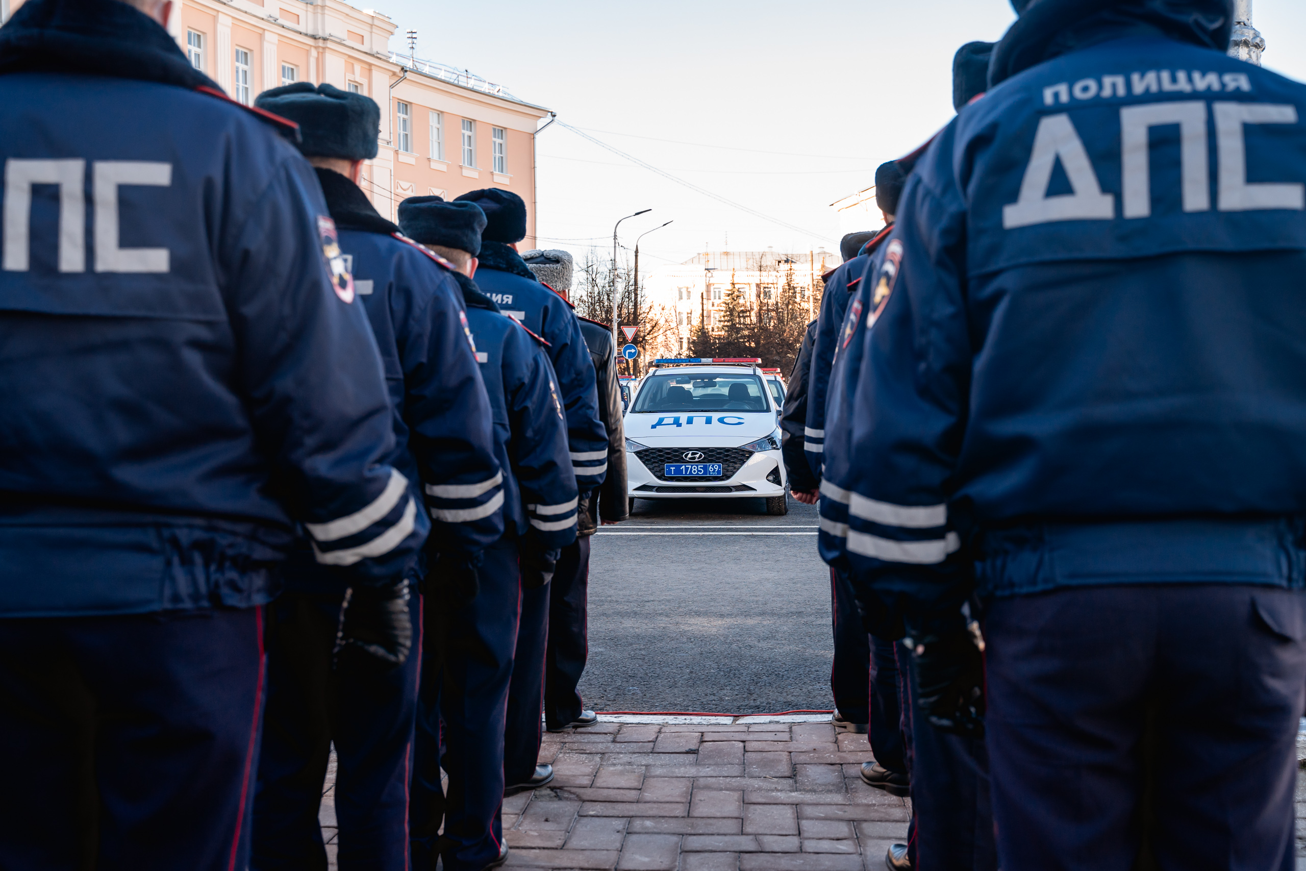 68 новых служебных автомобилей получили полицейские Тверской области | ТОП  Тверь новости