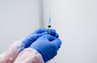 В Твери работают 4 мобильных пункта вакцинации от ковида