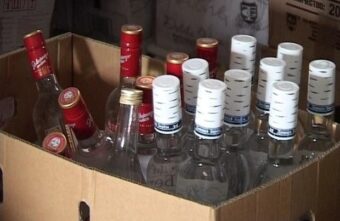 В Тверской области поймали женщину, которая любила продавать контрафактный алкоголь