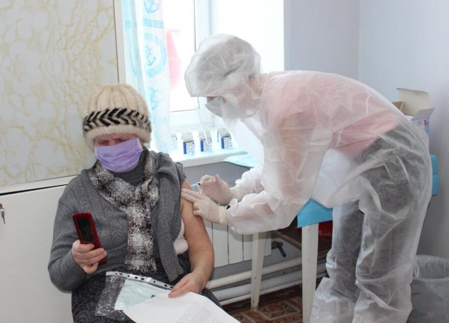 В Тверской области прививку против коронавируса сделали 188 тысяч пожилых людей В Тверской области прививку против коронавируса сделали 188 тысяч пожилых людей