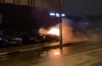 Ночью в Твери сгорела припаркованная иномарка