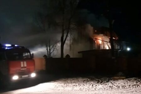 Многодетная семья спаслась из горящего дома в Тверской области