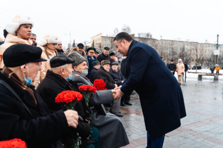 Игорь Руденя вместе с фронтовиками принял участие в мероприятиях в честь 80-летия освобождения Калинина