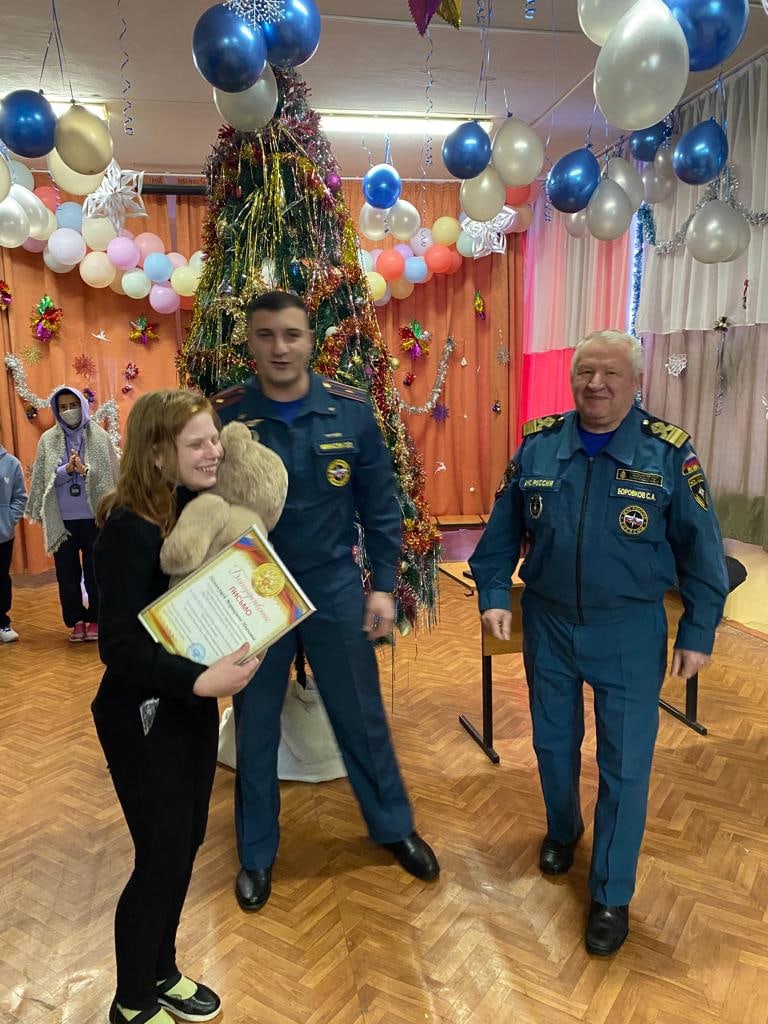 В Тверской области школьница спасла женщину, которая упала в реку