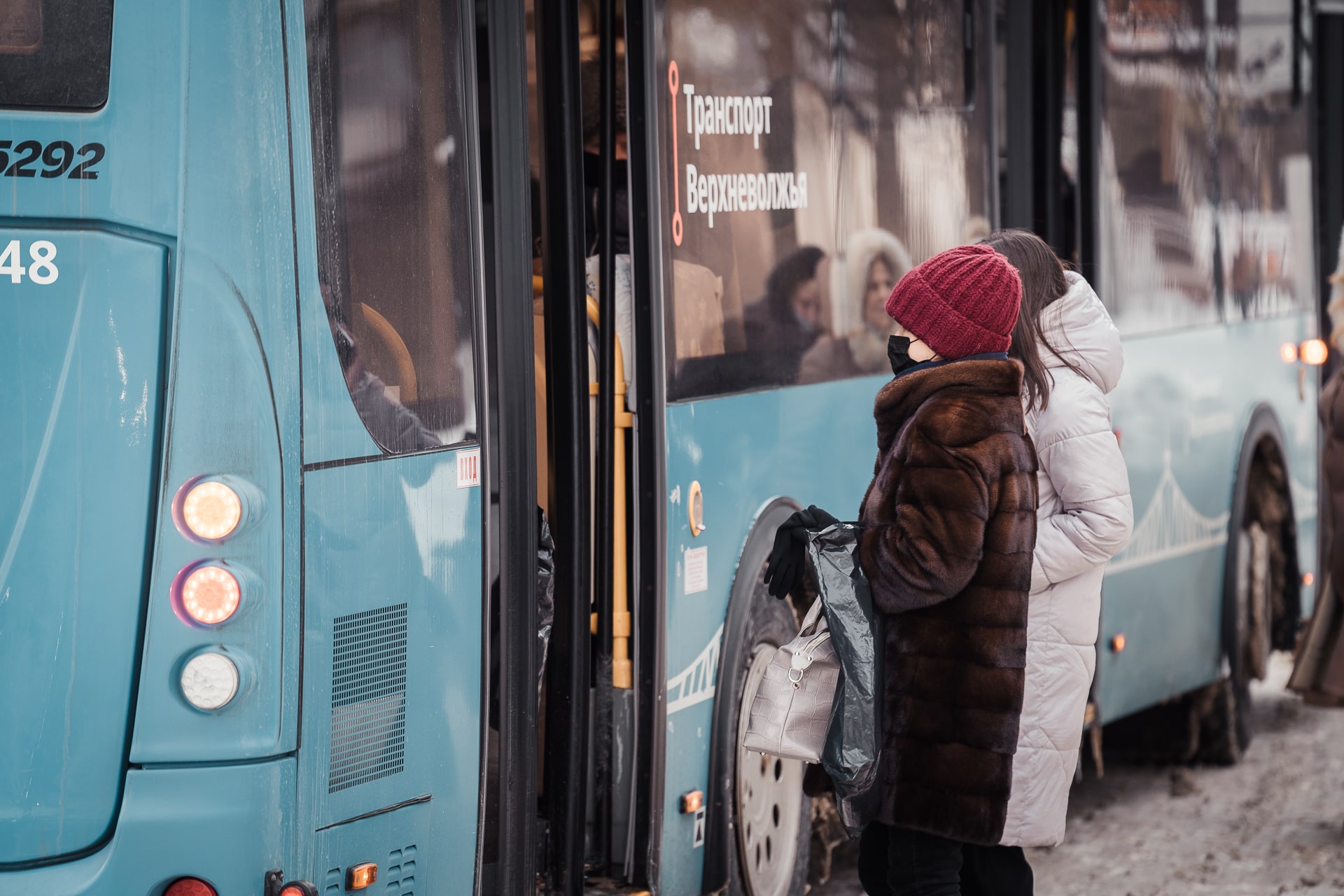 Из-за аварии на водопроводе в Твери поменяли схему движения автобусов | ТОП  Тверь новости