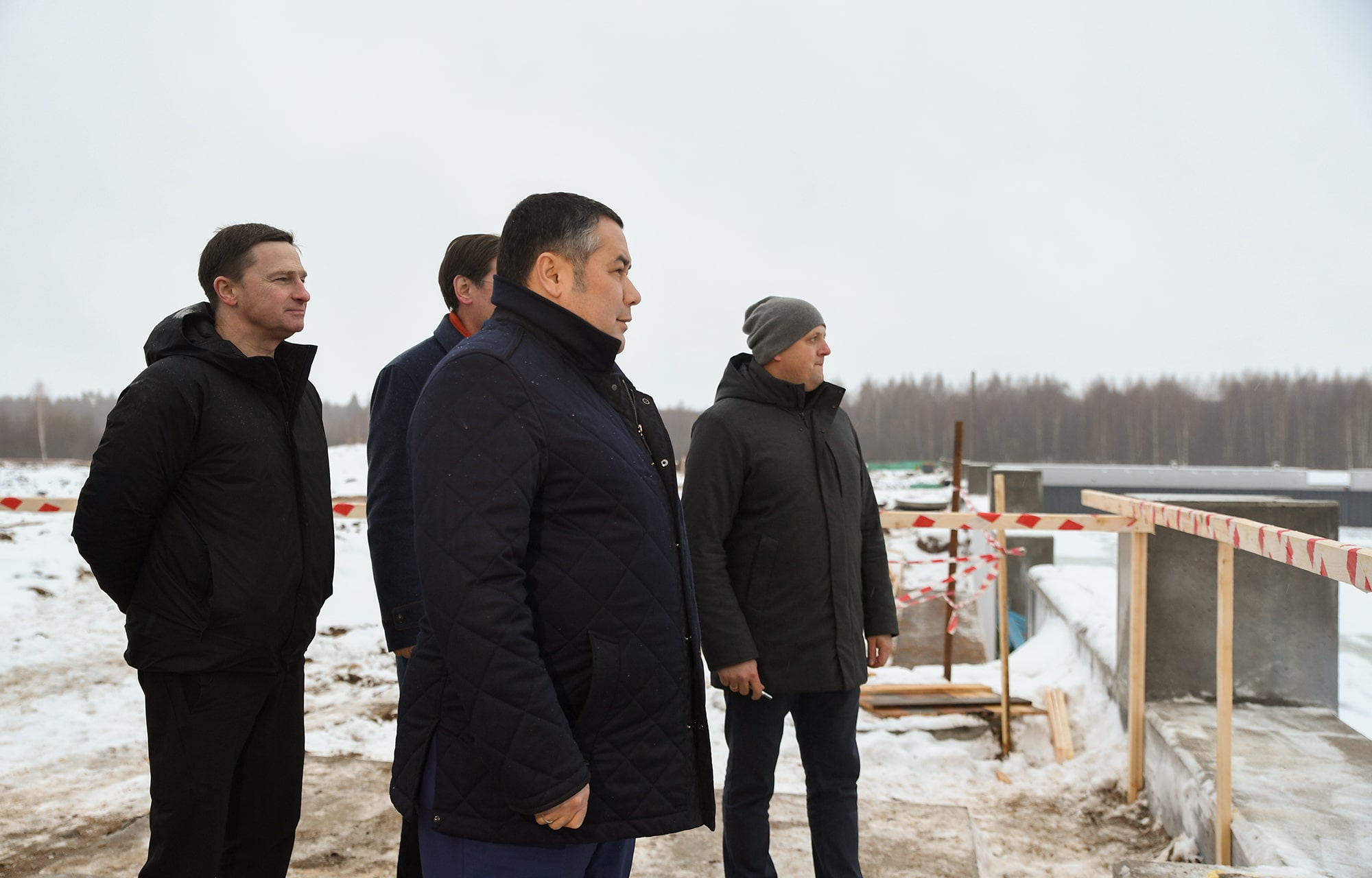Гавань нового речного порта в Тверской области начали заполнять водой