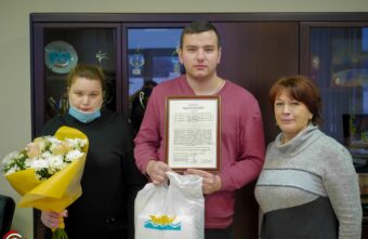 Молодая семья из Тверской области получила сертификат на жильё
