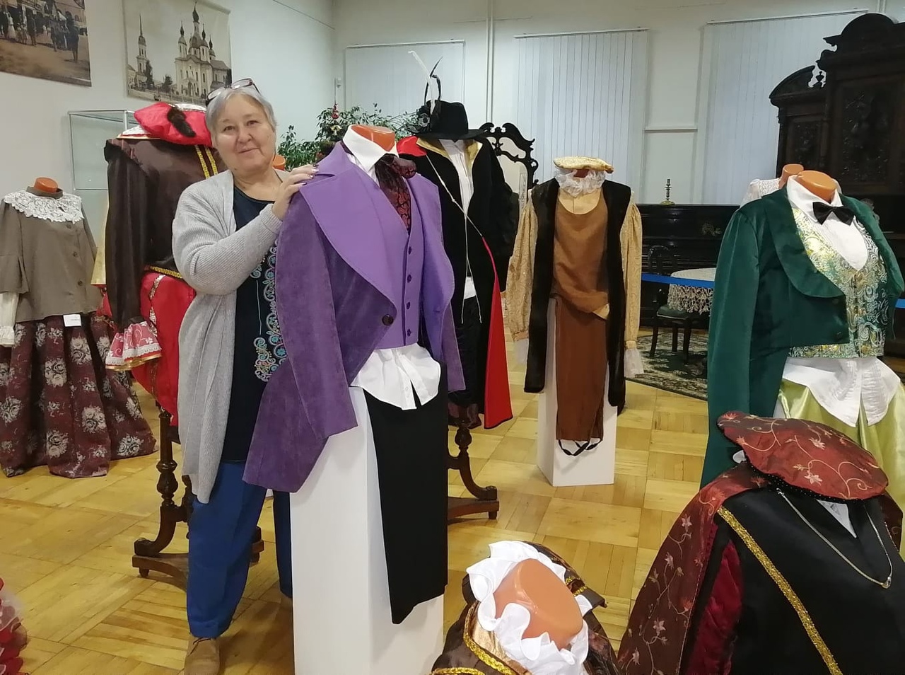 В Вышневолоцком музее открылась выставка театральных костюмов