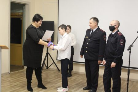 Первые паспорта получили дети Лихославльского округа