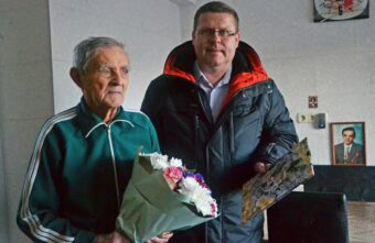 Ветеран из Тверской области, оборонявший Москву, отмечает вековой юбилей