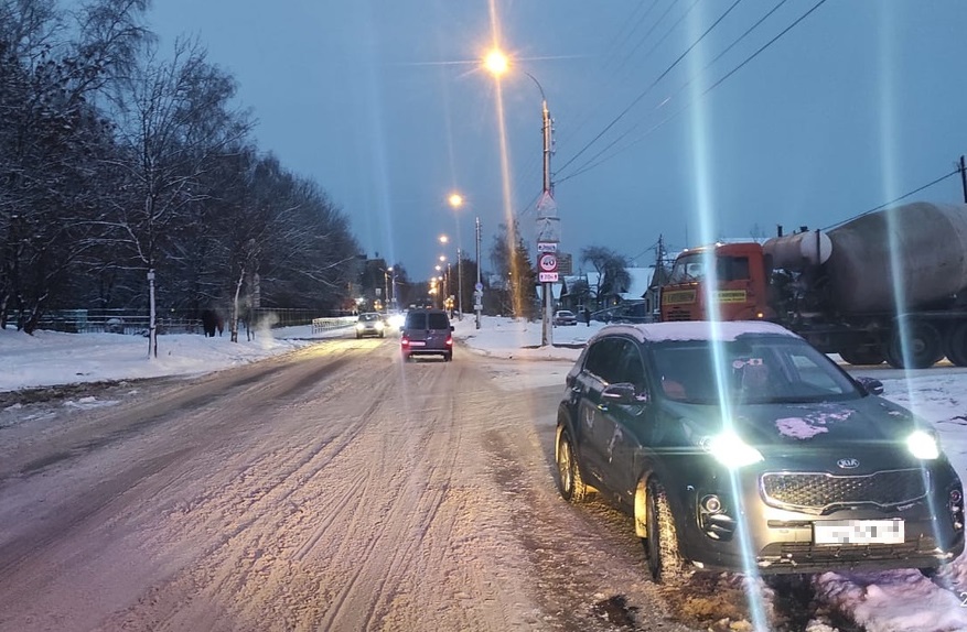 На перекрёстке в Твери пожилую женщину сбила машина