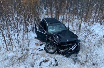 Три человека пострадали в аварии на трассе в Тверской области