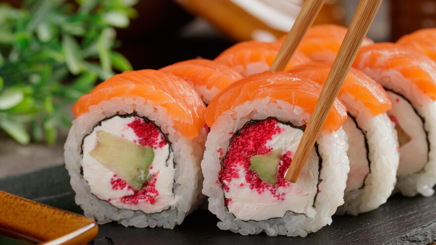 Эксперты рассказали, как выбрать суши и не отравиться: топ советов