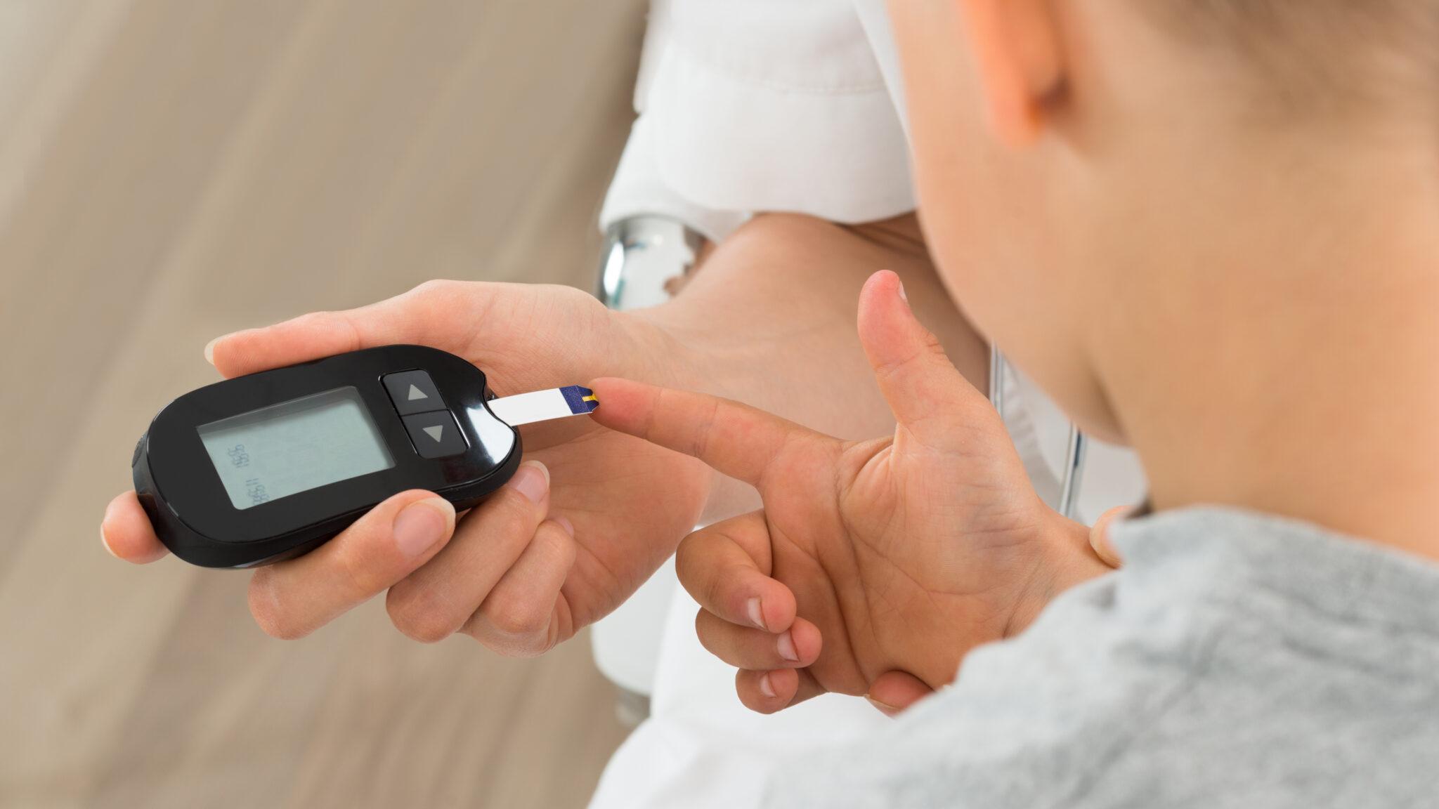 Тверские дети с сахарным диабетом получат датчики для измерения глюкозы в крови