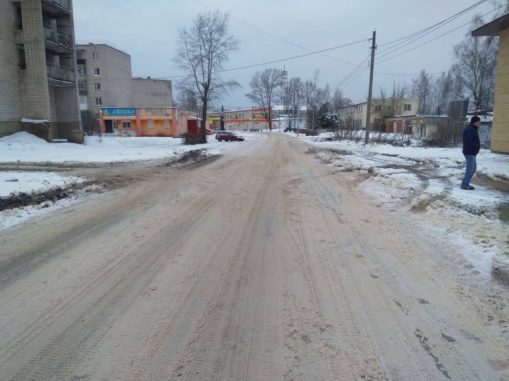 Женщина попала под колёса машины в Тверской области