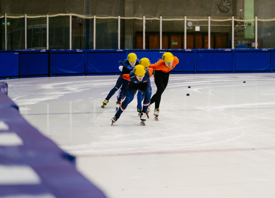 Конькобежцы из 21 региона страны соревнуются в Тверской области