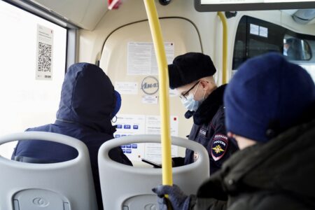 За отсутствие масок оштрафованы 560 жителей Тверской области