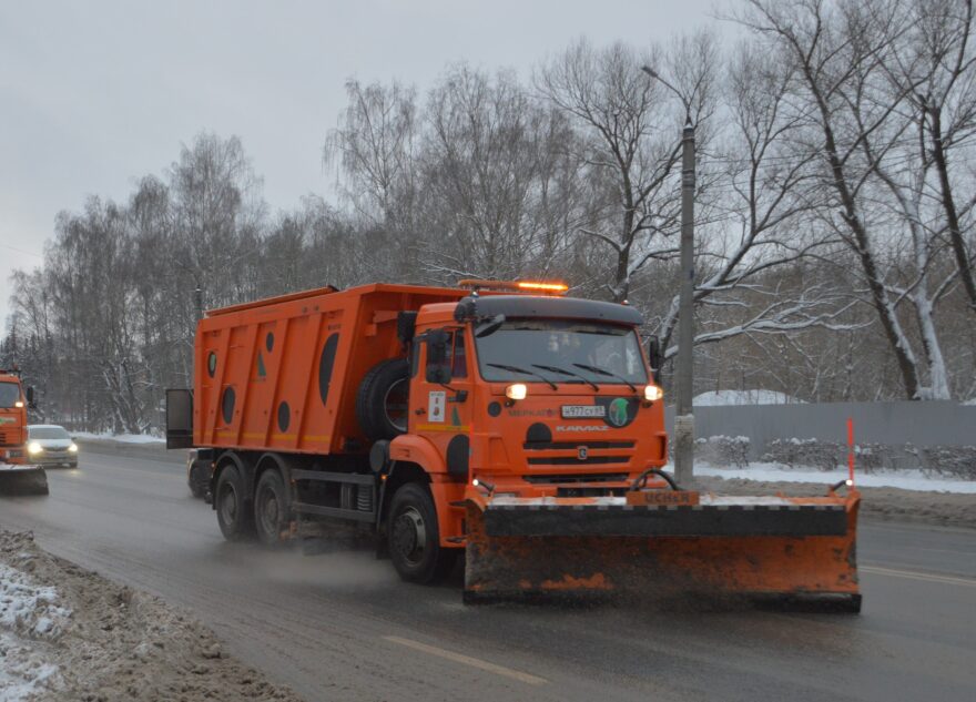 Больше 1500 кубометров снега вывозят с дорог Твери за сутки