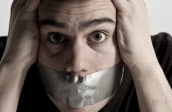 Названы фразы, которые жителям Тверской области не стоит говорить мошенникам