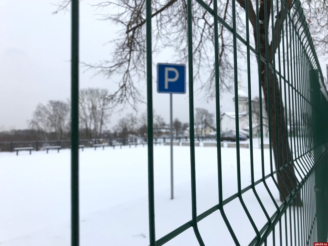 В Твери снесут спорный забор вокруг дома