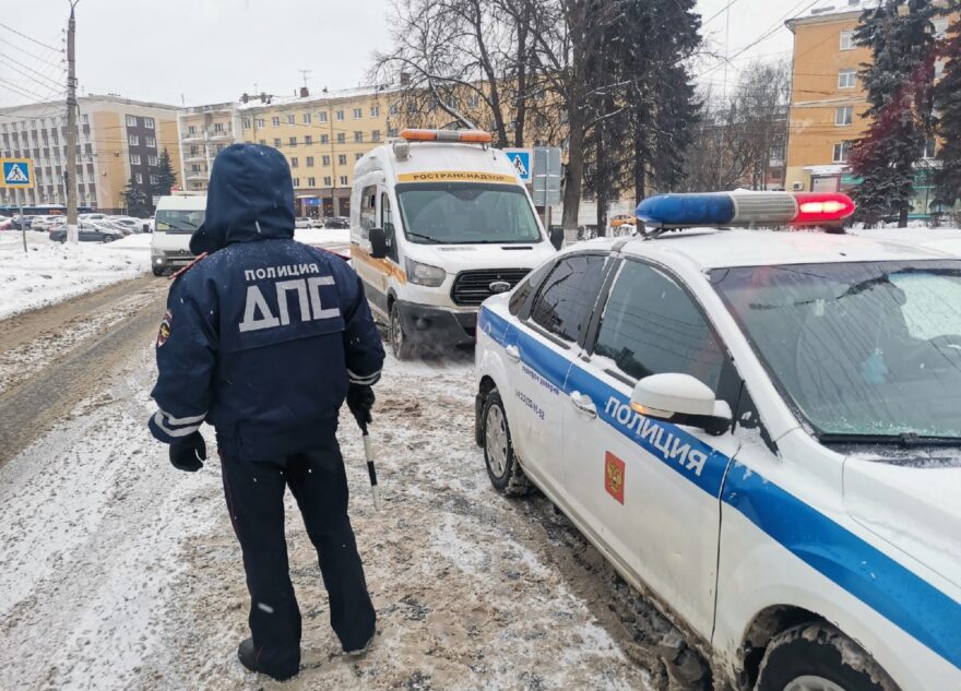 В Твери сотрудники ГИБДД ловили таксистов-нелегалов