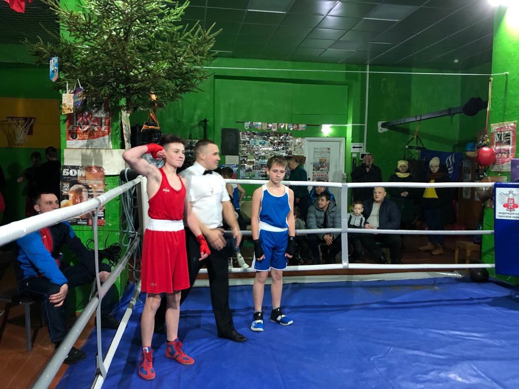 Лихославльские боксёры взяли награды новогоднего турнира