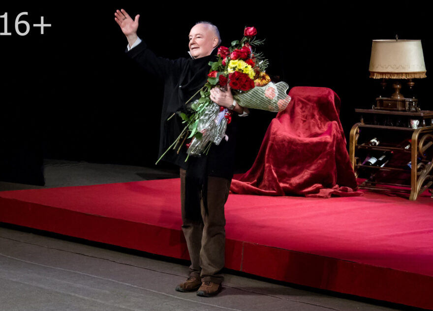 Актер Владимир Чернышов приглашает на юбилей и «Дядюшкин сон»