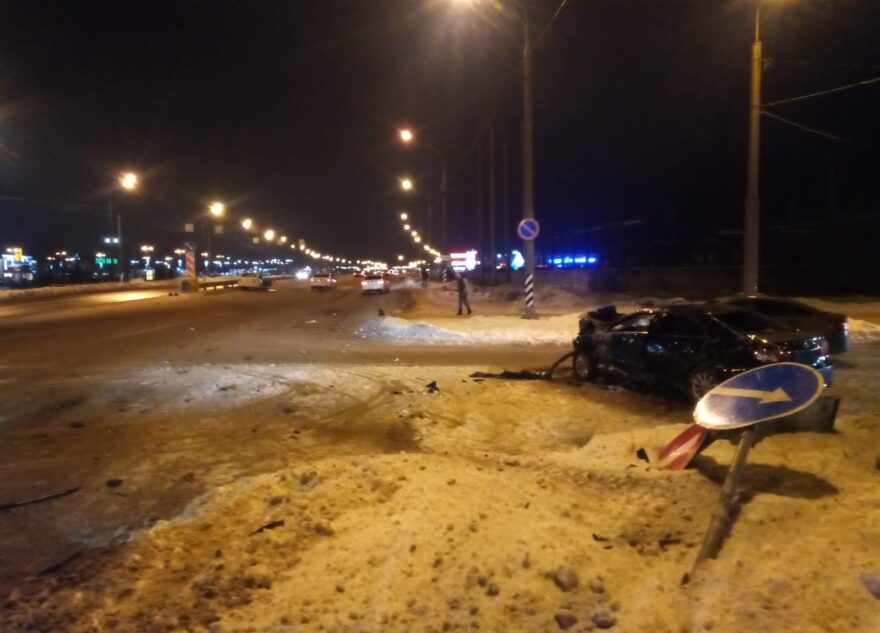 Три человека пострадали в Твери после столкновения машин на проспекте