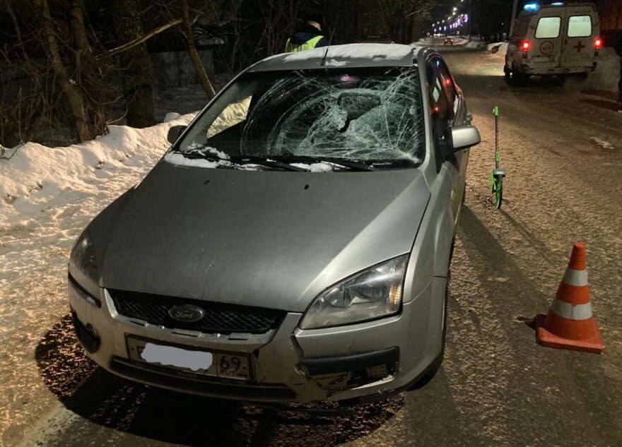 В Тверской области пьяный водитель сбил женщину, которая шла по обочине В Тверской области пьяный водитель сбил женщину, которая шла по обочине