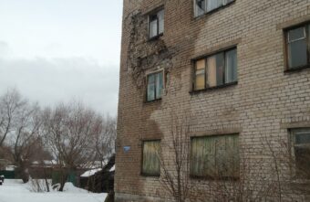 В Тверской области обрушилась стена одного из общежитий В Тверской области обрушилась стена одного из общежитий