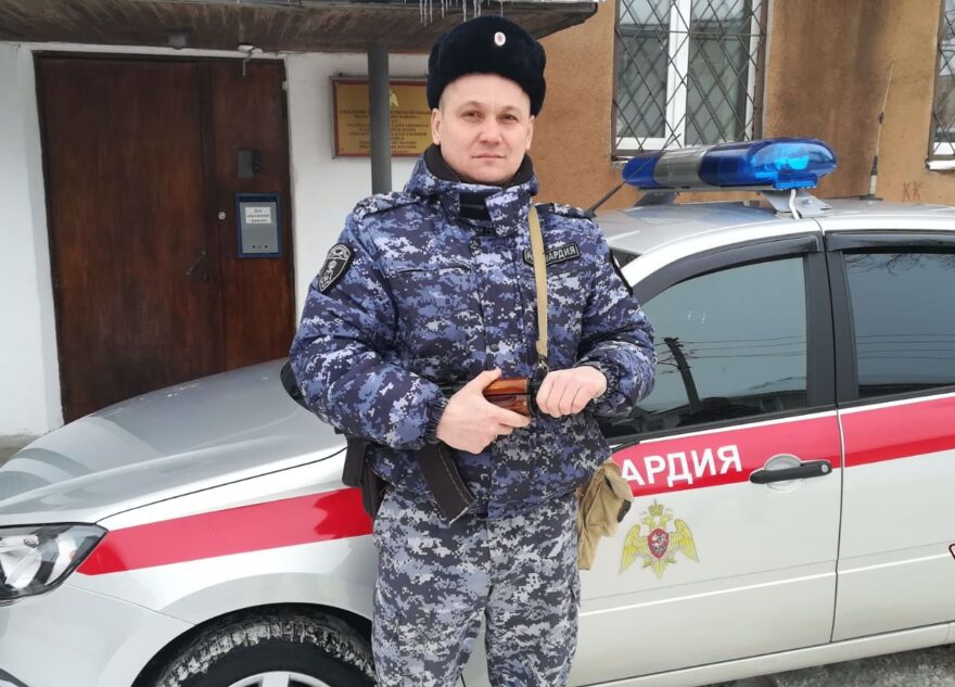 В России обсуждают историю спасения собаки в Тверской области