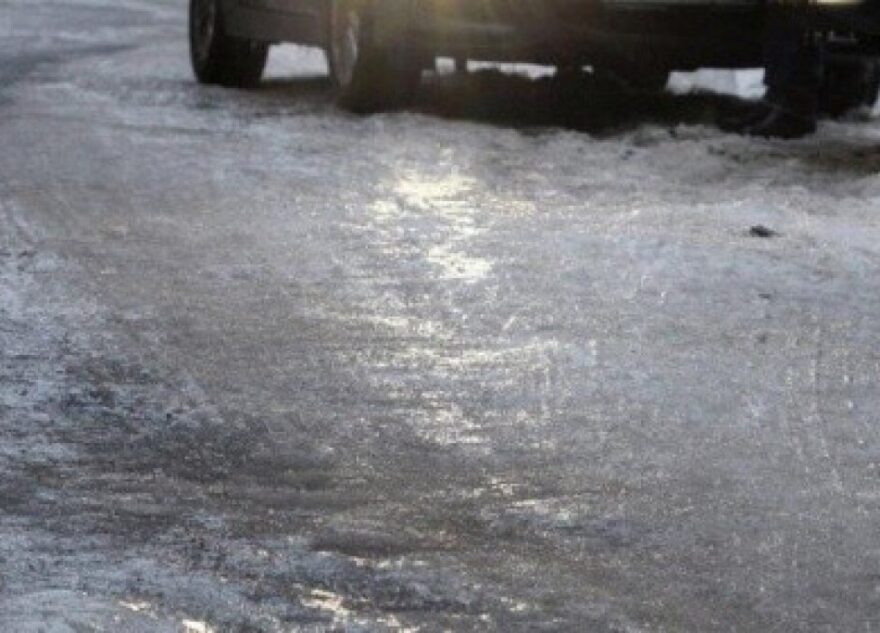 Тверские автомобилисты пожаловались на сильный гололед
