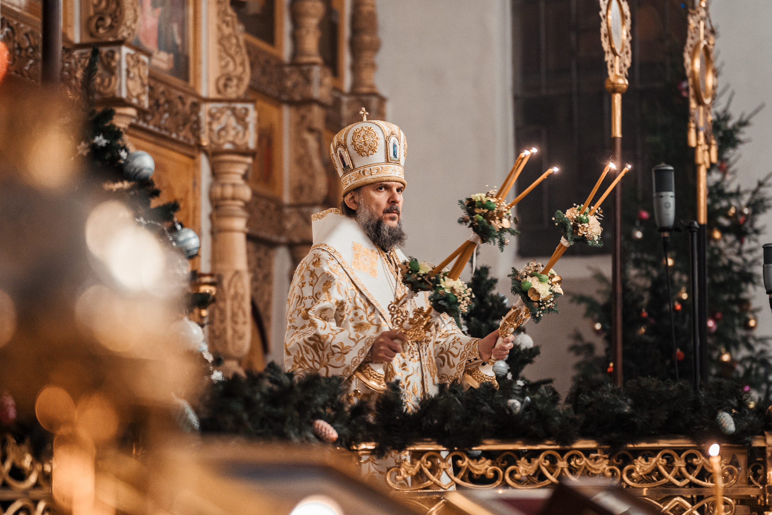 Губернатор Игорь Руденя встретил Рождество в Воскресенском кафедральном соборе Твери