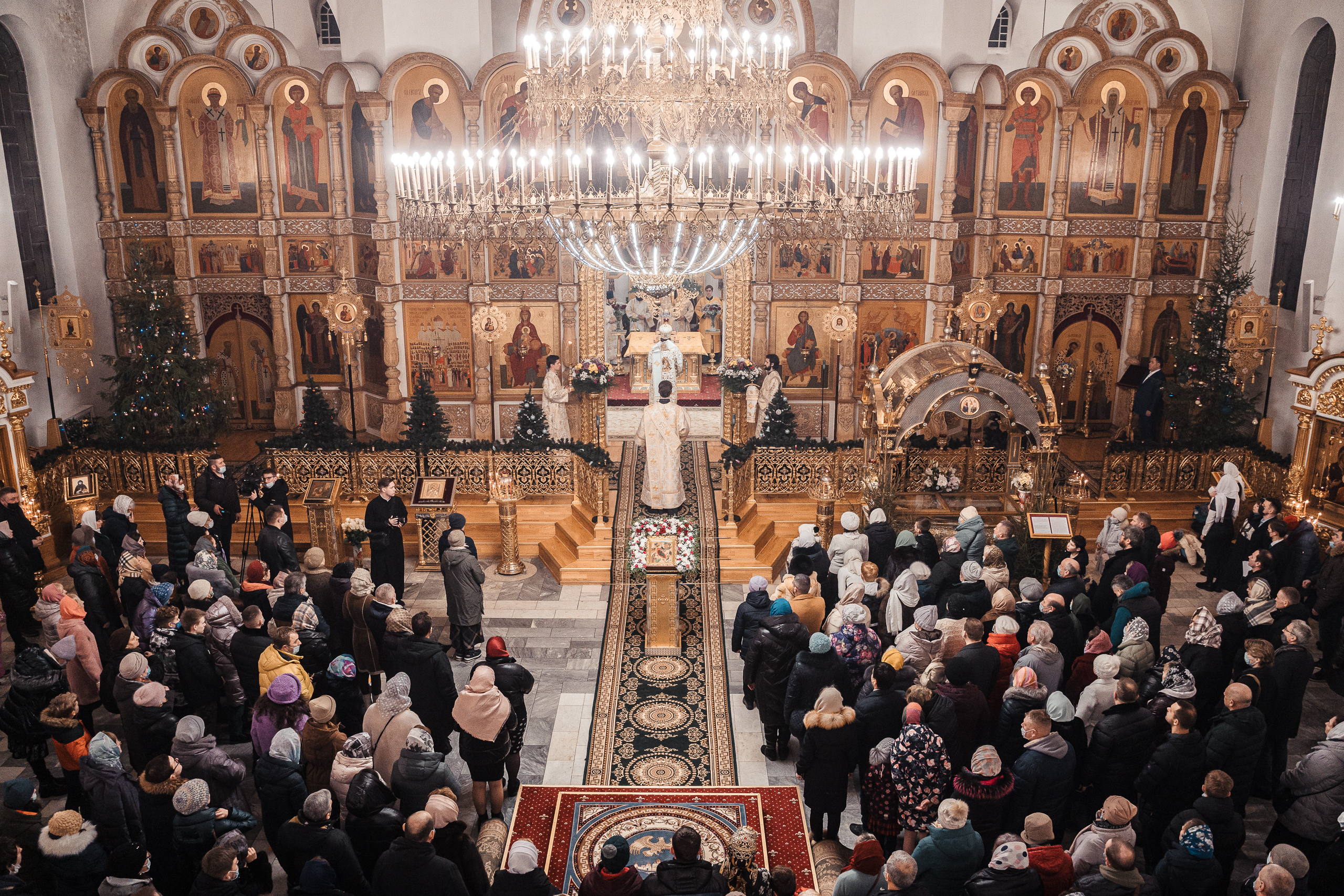Губернатор Игорь Руденя встретил Рождество в Воскресенском кафедральном соборе Твери