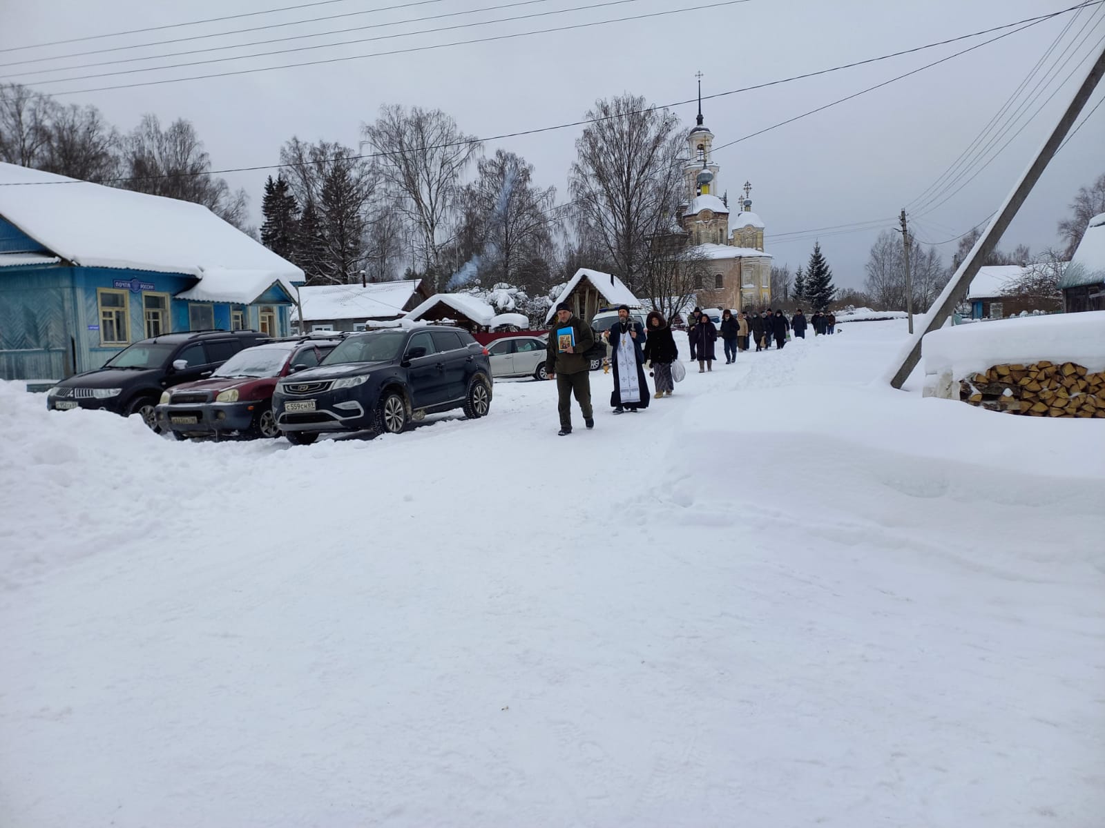 В Вышневолоцком округе купались на Крещение в озере Судомля