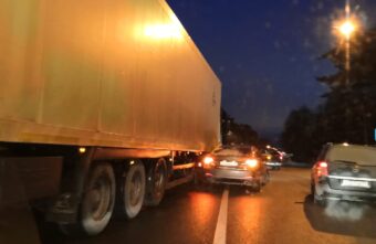 В Твери произошло ДТП с обочечником В Твери произошло ДТП с обочечником