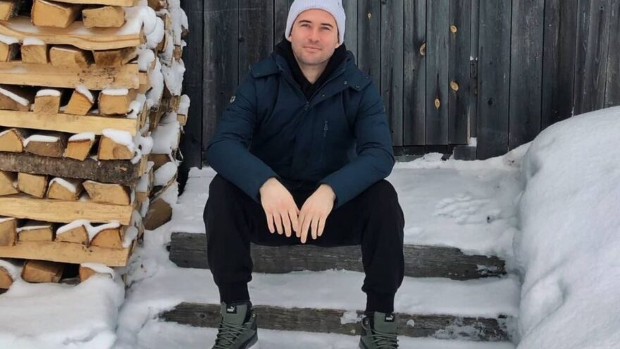Александр Кержаков с братом провели новогодние праздники в Тверской области